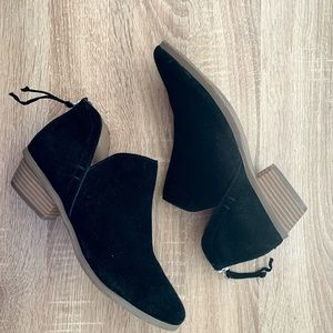 Kenneth Cole REACTION Black Ankle Boot